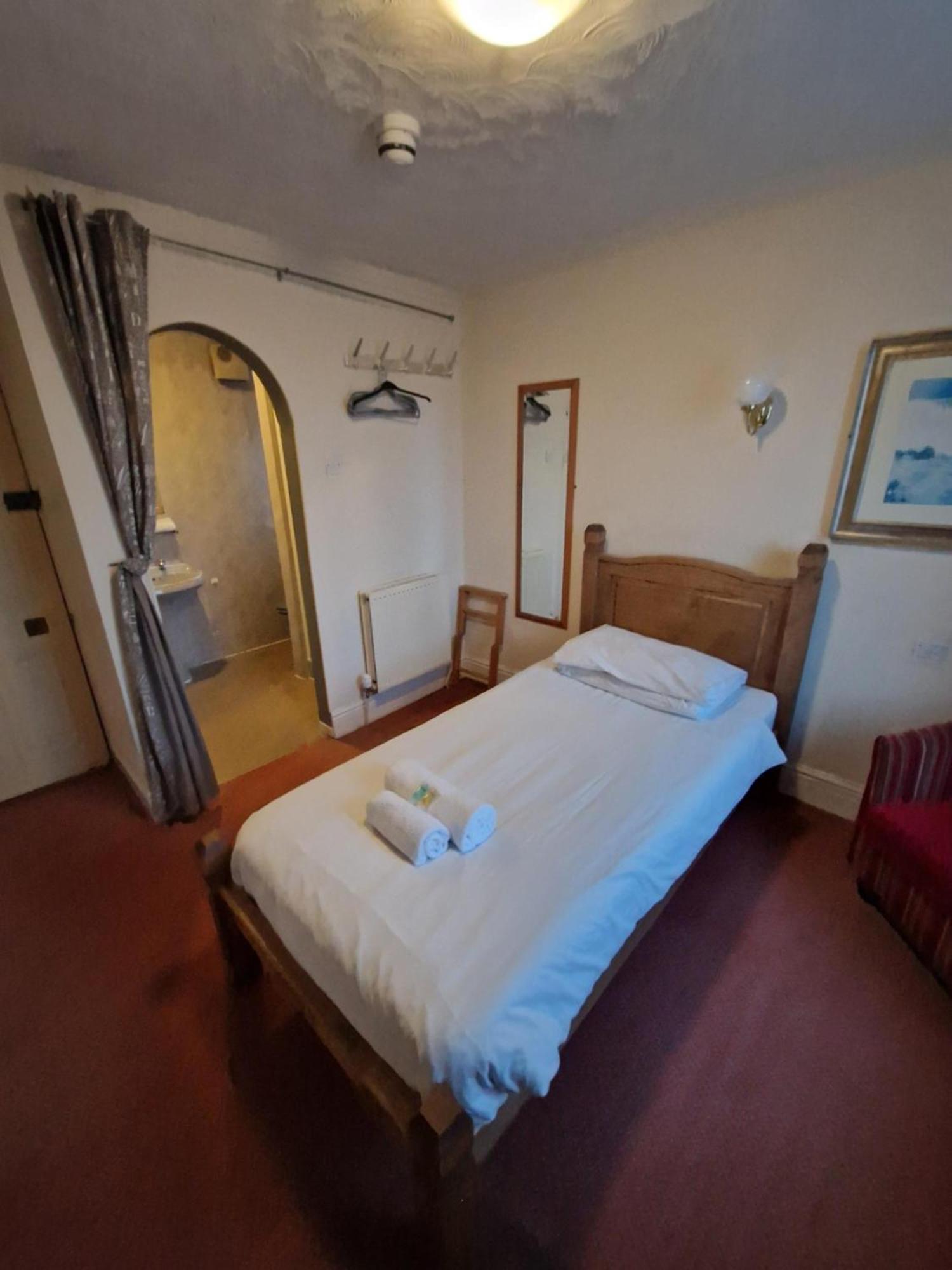 The Menai Hotel&Bar Bangor  Bagian luar foto