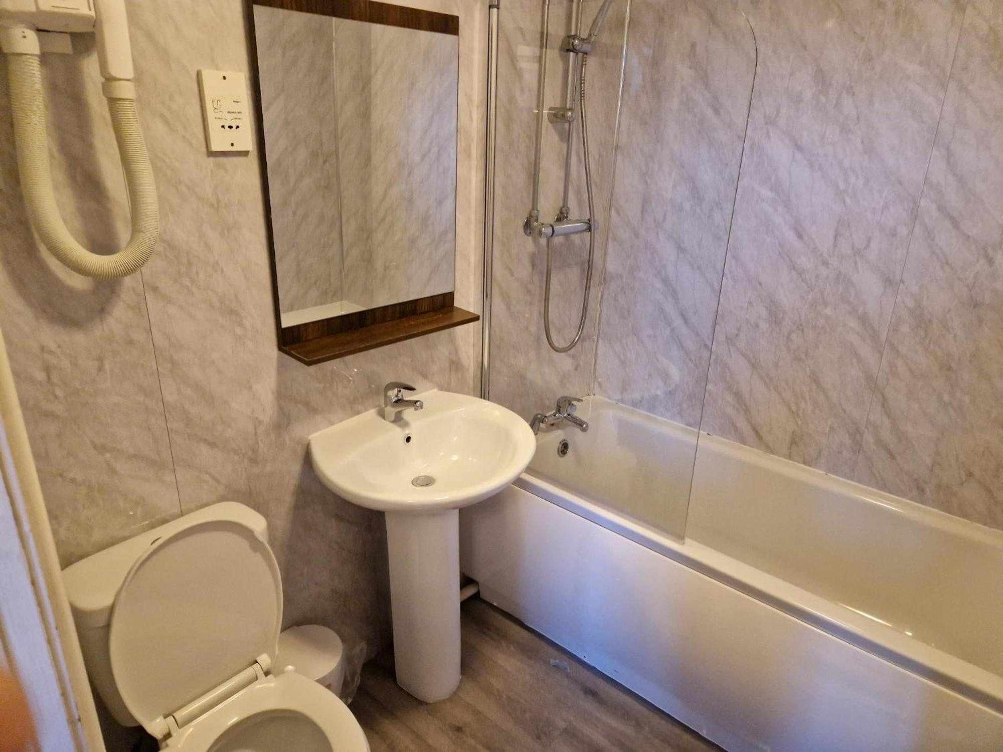 The Menai Hotel&Bar Bangor  Bagian luar foto