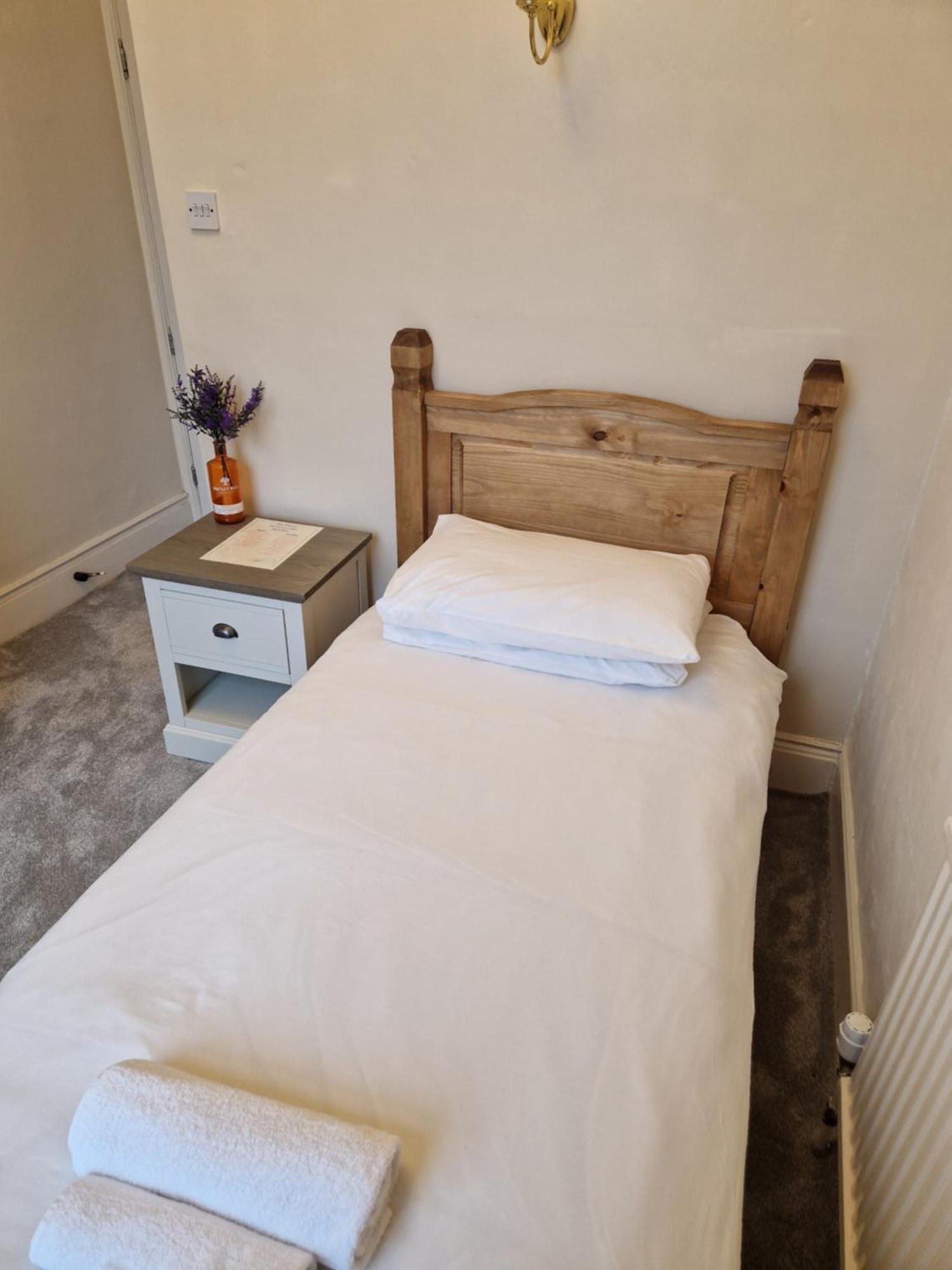 The Menai Hotel&Bar Bangor  Bagian luar foto