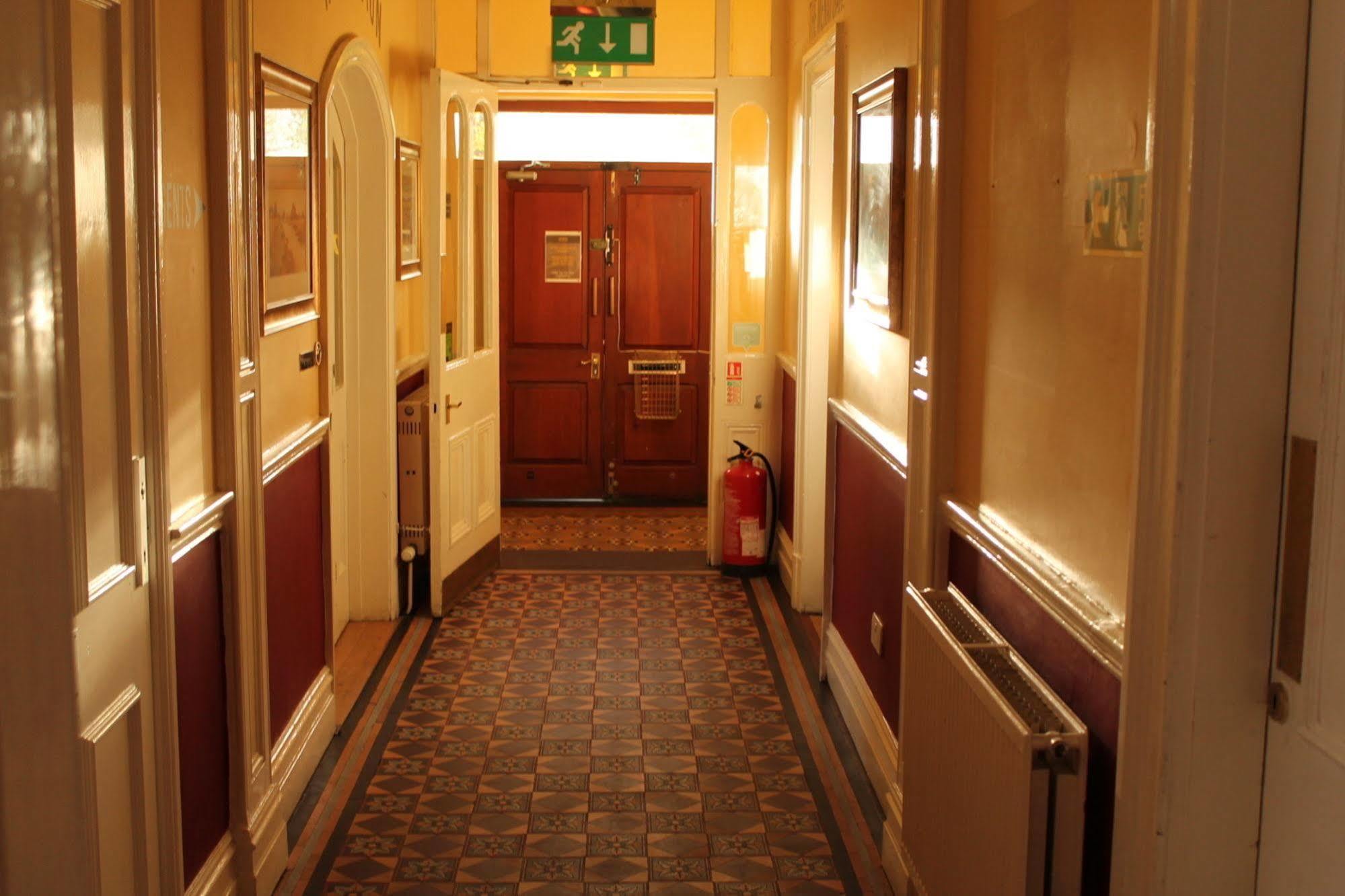 The Menai Hotel&Bar Bangor  Bagian luar foto